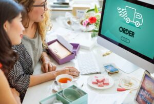 Top Ways Small Businesses Can Leverage AI in E-Commerce
